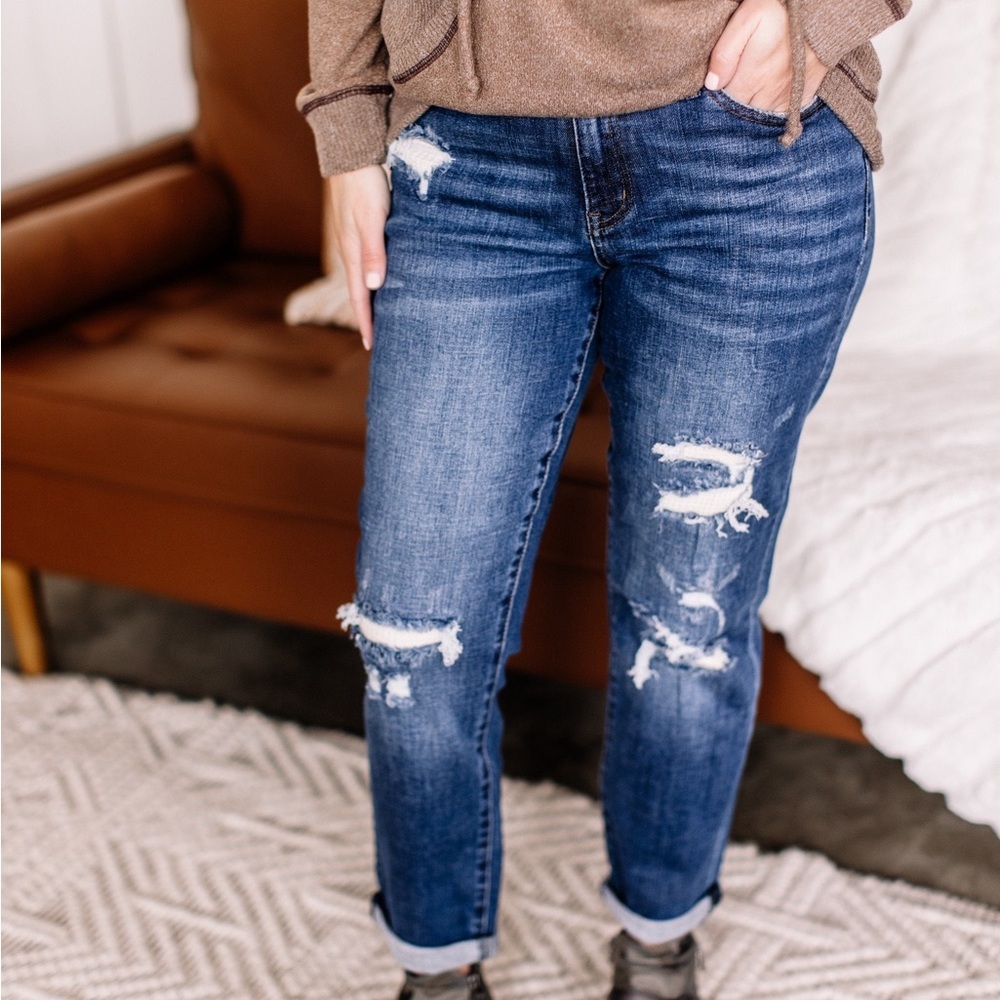Judy Blue Distressed Thermal patch Boyfriend fit Jeans- Size 13/31